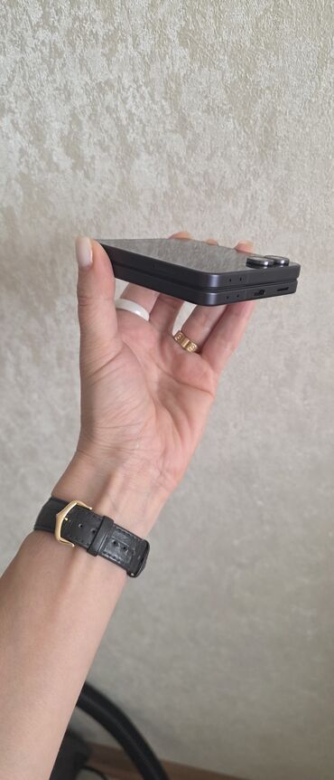 Samsung: Samsung Galaxy Z Flip7, rəng - Qara, İki sim kartlı — 7