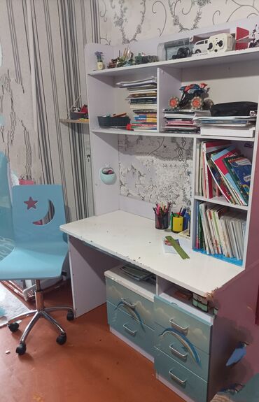 ucuz yumurta: Oğlan üçün, Çarpayı, Matras ilə, Siyirməli