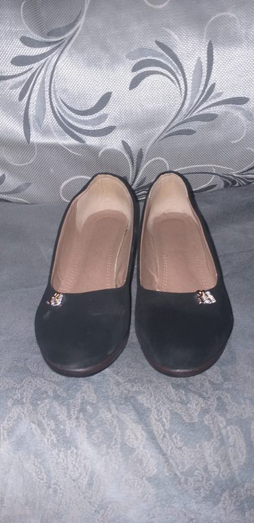 обувь женская 37: Туфли 37, цвет - Черный