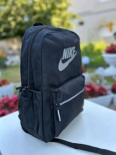 Sportske torbe i rančevi: Ranac
3300 din 
30x43
💋 — 4