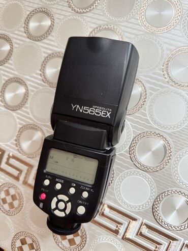 фотоаппарат зенит цена продать: Yongnuo 565ex Ela flasdir.Isiq vurmasida yaxsidir cexoluda var isteyen