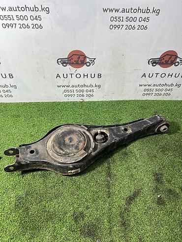 d4hb: Рычаг подвески Kia Carnival YP D4HB 2.2 DIESEL (б/у) — 1