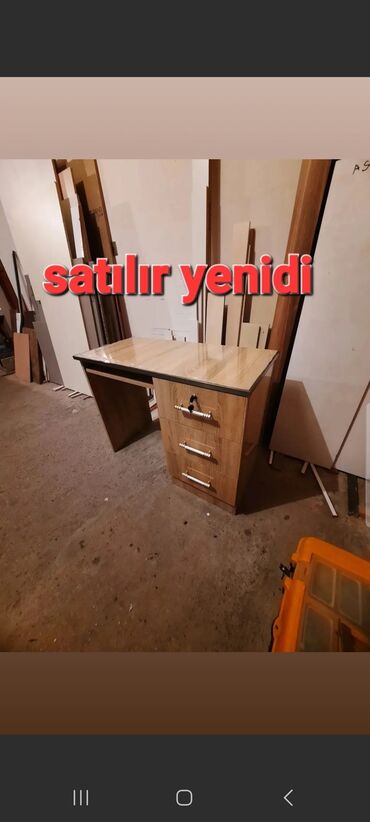 darvazalar 2 ci əl: Yeni, İşçi üçün, Dördbucaq masa
