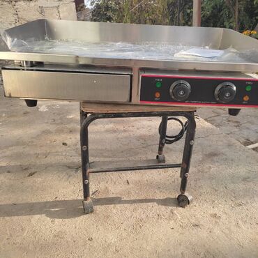 Dönər aparatları: Avadanliqlar yenidir islenmiyib. Hamısı birlikdə satilir. Ciddi — 10