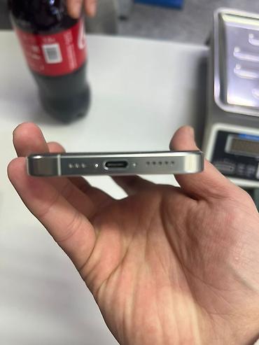 Apple iPhone: IPhone 16 Pro, Б/у, 256 ГБ, White Titanium, 92 % — 3