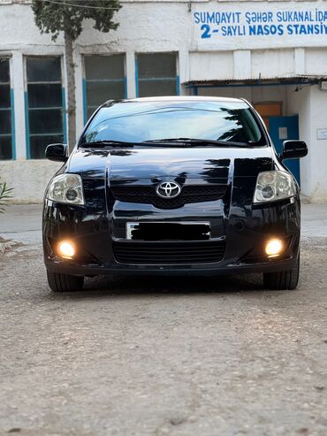 Toyota: Toyota Auris: 1.4 l | 2008 il Sedan — 17