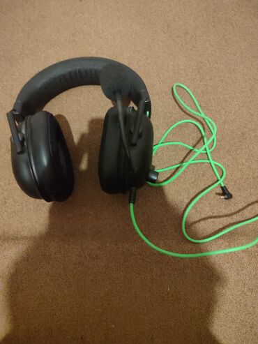 bultuzlu kalonka: Razer blackshark v2,az işlənib,təxminən 2-3 həftə.Qulaqlıqın
