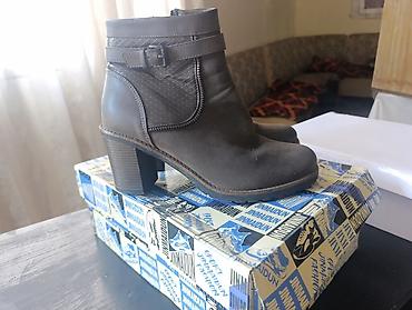 Кроссовки и спортивная обувь: Кроссовки и спортивная обувь — 11