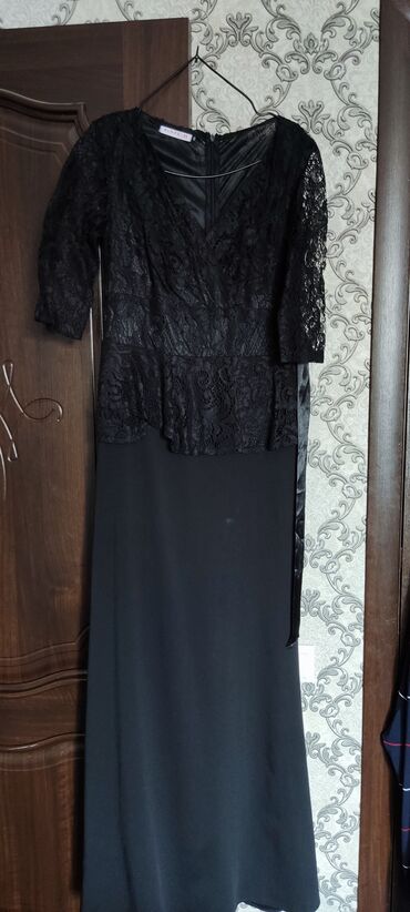 Платья: Вечернее платье, Классическое, Длинная модель, С рукавами, M (EU 38)
