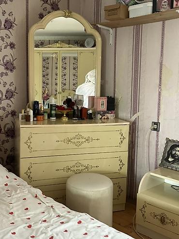 Yataq otağı dəstləri: Yataq otağı dəsti satılır. Nagd qiymeti 2300 e alınıb. Razılasma yolu — 2
