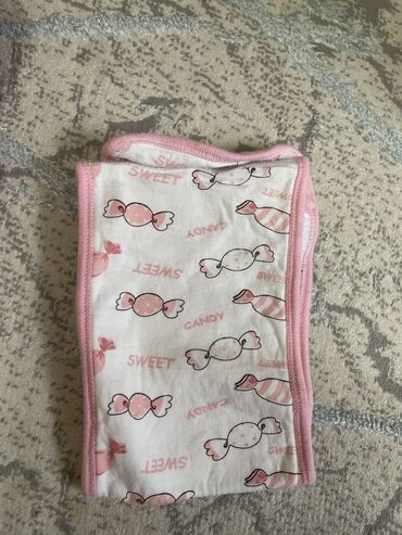 Другие детские вещи: Все по 200-300-400 сом шапочки трусики 100 сом есть еще вещи с 6 мес — 18