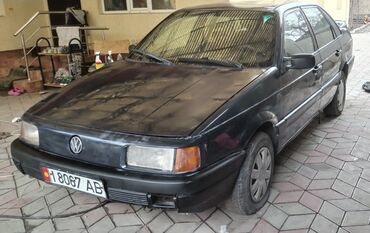 Volkswagen: Volkswagen Passat: 1990 г., 1.8 л, Механика, Бензин, Седан