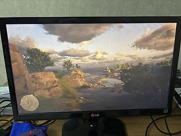 Monitorlar: LG markalı 21.5 düymlük Full HD IPS monitor satılır. Monitor işlək — 1