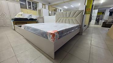 Двуспальные кровати: Двухспальная кровать с мягкой изголовьем. Основание железный каркас. В — 6