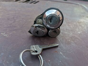 Auto delovi: Brave vrata i gepeka sa ključem Lada 2107 Riva, Lada 2105 br.1 — 1