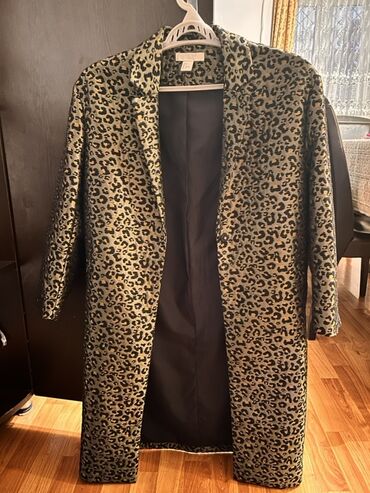 yun jaket modelleri: H&M qadın palto – leopard naxışlı, uzun model - Brend: H&M -