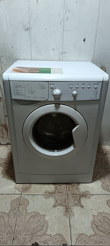 Paltaryuyan maşınlar: Paltaryuyan maşın Indesit, 6 kq, İşlənmiş, Avtomat, Ödənişli çatdırılma