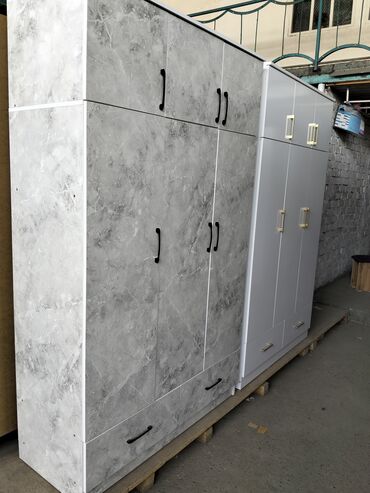 Шифоньеры: Шкаф трёх дверные. высота 2,15 Ширина 1,30 глубина 52 Цена 12500 — 8