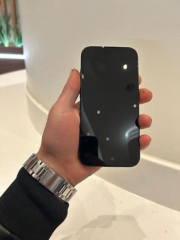 Apple iPhone: IPhone 15, Qara — 4