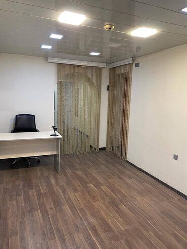 Digər kommersiya daşınmaz əmlakı: Sumqayıt 45 də 3 otaqdan ibarət ibarət obyekt icarəyə verilir. Ofis — 1