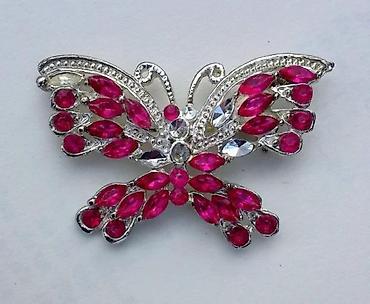 Broševi: Četiri stara broša. Cena za komad 1. FM broš Stari broš. Stilizovana — 7