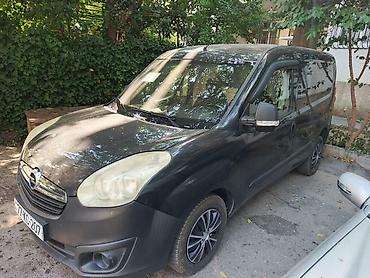 accent 2013: Opel Combo: 1.3 l | 2013 il 220000 km Van body type — 4