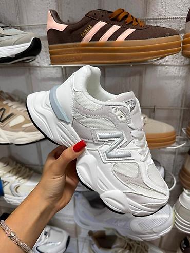 patike vranje: Od 36 do 41 za samo 3700 din
pb — 4