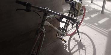 electric bicycle: Городской велосипед с прямой посадкой и легкой рамой цвета мятный — 1