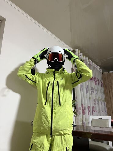 Лыжные ботинки: Продаю качественные лыжи. Подарили в прошлом году, использовал всего — 11