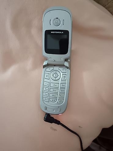thin clients: Motorola preklopni mobilni telefon (klap) – srebrna boja - — 1