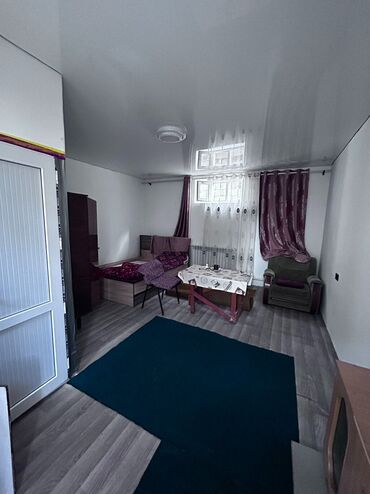 западный автовокзал дом: 50 м², 1 комната, Парковка, Забор, огорожен