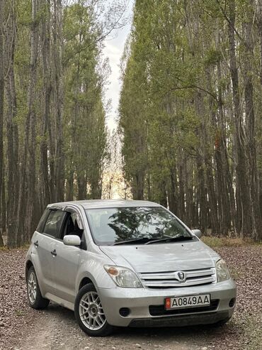 Toyota: Toyota ist: 2003 г., 1.3 л, Автомат, Бензин, Хэтчбэк