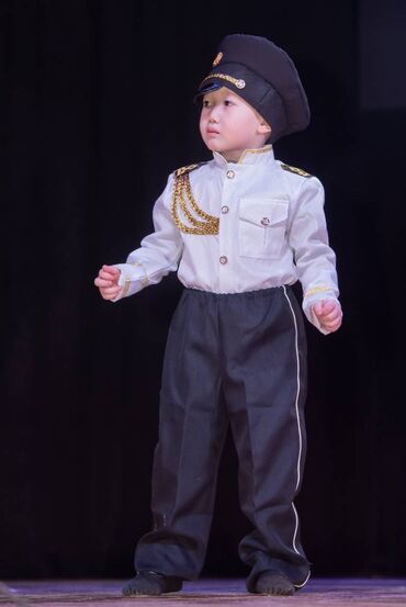Прокат детских карнавальных костюмов: Сдаются на прокат формы пилотов и адмиралов на возраст 4-7 лет