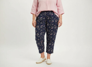 szerokie spodnie hello kitty: 3/4 Trousers for women, size 7XL