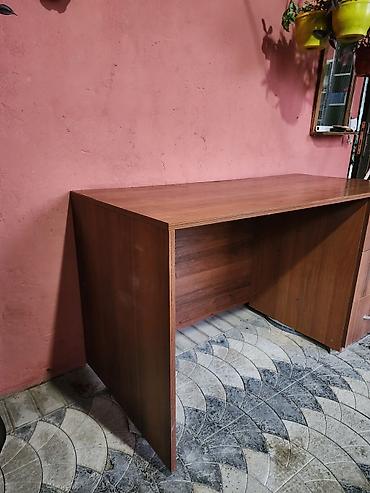 muəllim masası: Ofis/iş masası – ağac dekorlu, sağ tərəfdə çekmecəli model Stol mağaza — 3