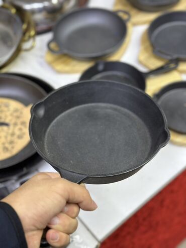 uakeen сковорода: Чугунная сковорода с литой ручкой - Материал: цельнолитой чугун. -