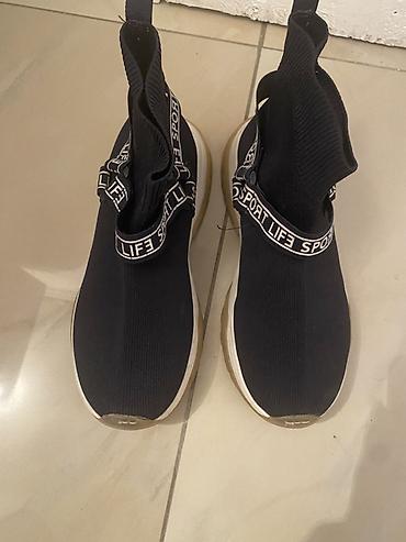 buzz patike tn muske: Crne patike/čarapa sneakers sa elastičnim gornjištem i kaišem oko — 1