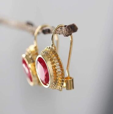 Minđuše: Mindjuše
Cena:900din — 4