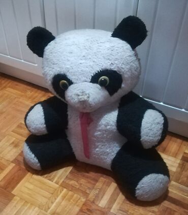 panda igračka: Veliki panda korišćen očuvan
Dimenzije 70×65
Povoljno