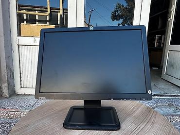 Monitorlar: LG Flatron E1942 və HP LE1901w kompüter monitorları - Ekran: 19" — 2