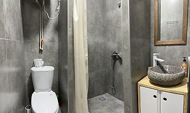 Посуточная аренда квартир: 1 комната, Душевая кабина, Постельное белье, Парковка — 6