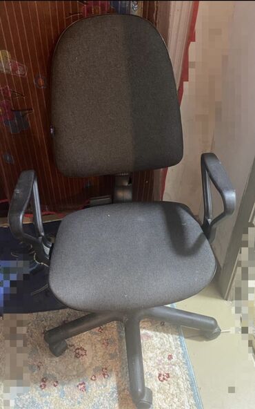 мяхкая мебель: Офисный стол