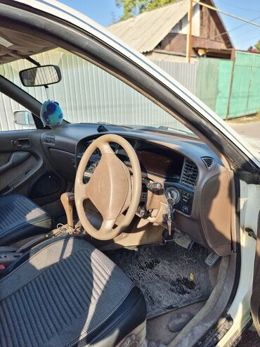 Toyota: Toyota Vista: 1993 г., 2 л, Автомат, Бензин, Седан — 7