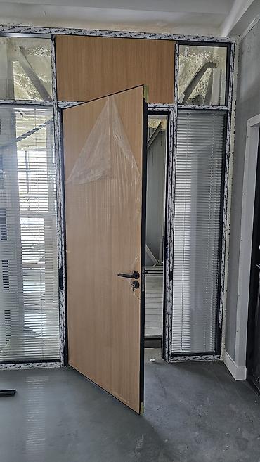 Другие окна на заказ: Стеновые перегородки . стекло каленное с двух сторон, а внутри — 10