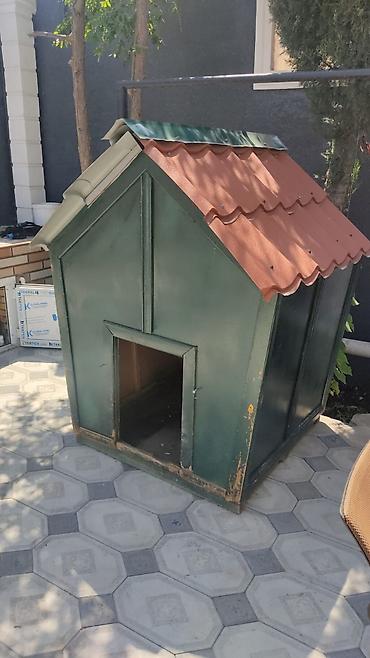 ev itiləri: Metaldan it evi – iri və orta ölçülü itlər üçün - Material: dayanıqlı — 2