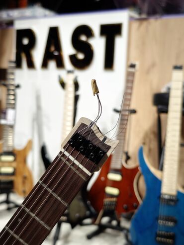 Elektro gitaralar: Elektron gitara, 6 sim, Yeni, Ünvandan götürmə — 3