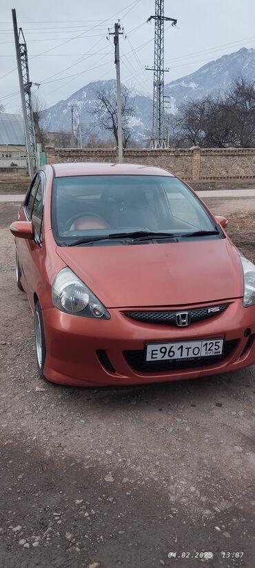 Honda: Honda Fit: 2005 г., 1.5 л, Вариатор, Бензин, Хэтчбэк