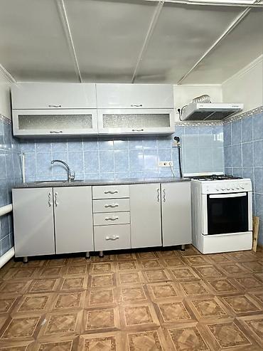 Продажа коттеджей и домов: Кирпичный дом в Новопокровке. - Планировка: 5 комнат, общая площадь — 8