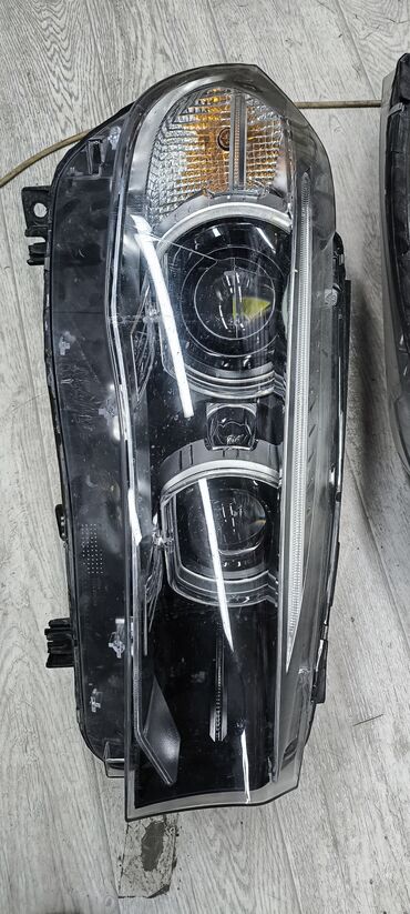 Передние фары: Передняя левая фара BMW Б/у — 9