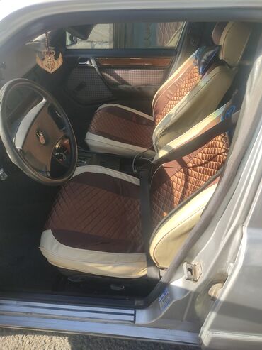 Mercedes-Benz: Mercedes-Benz W124: 2.3 l | 1989 il Sedan — 13